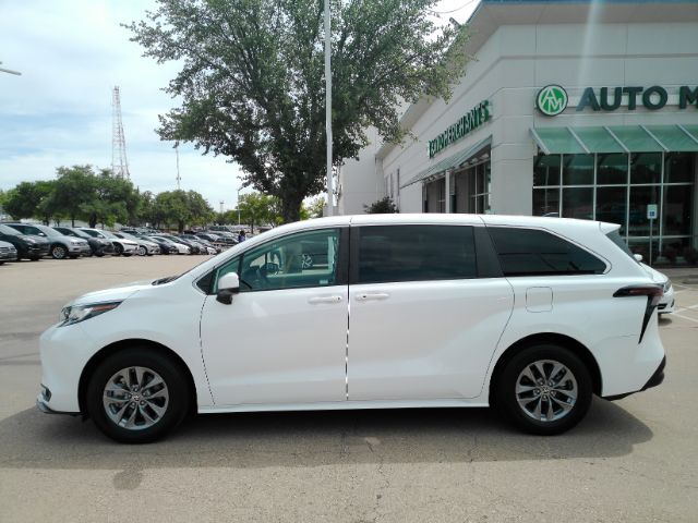 2023 Toyota Sienna LE Plano TX