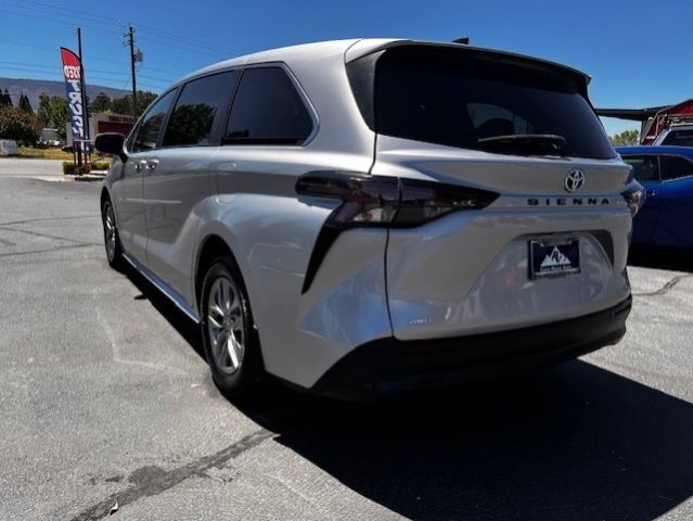 2023 Toyota Sienna LE Reno NV