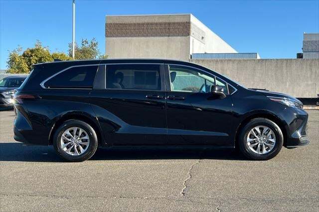 2023 Toyota Sienna LE Roseville CA