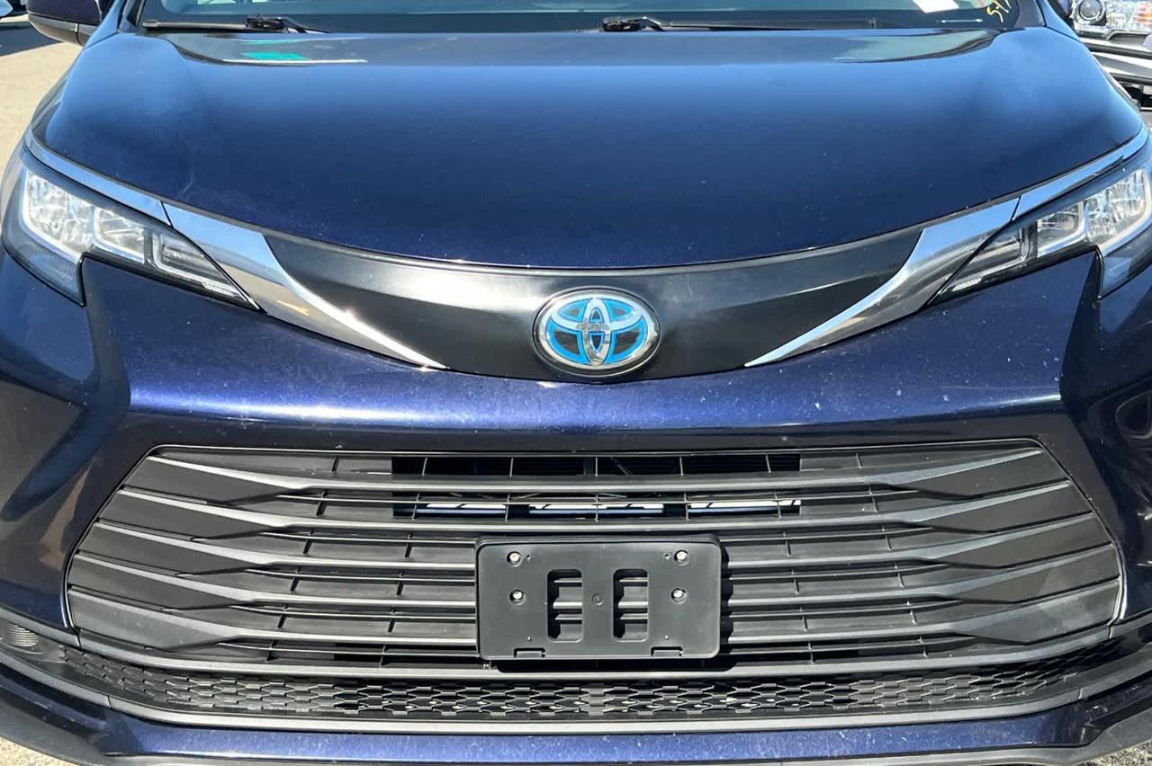 2023 Toyota Sienna LE Roseville CA
