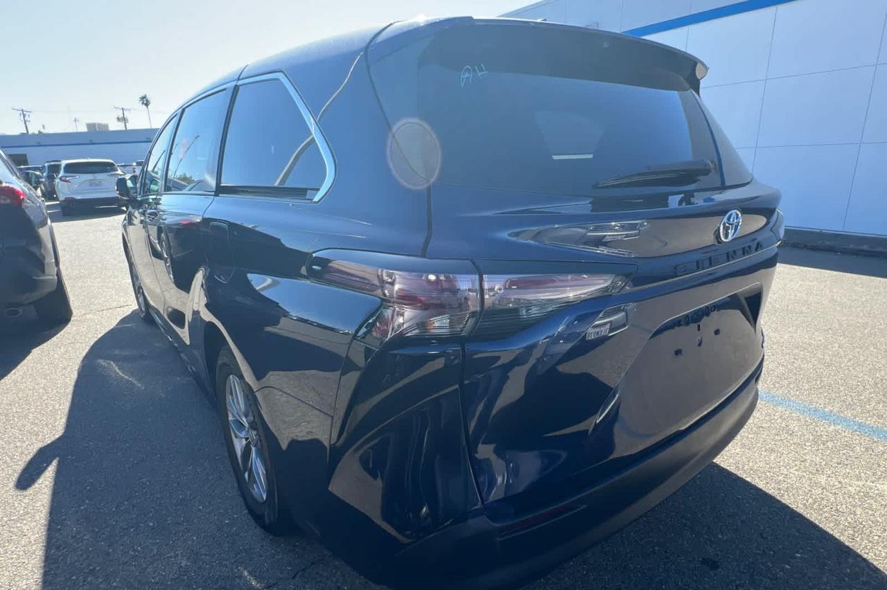 2023 Toyota Sienna LE Roseville CA