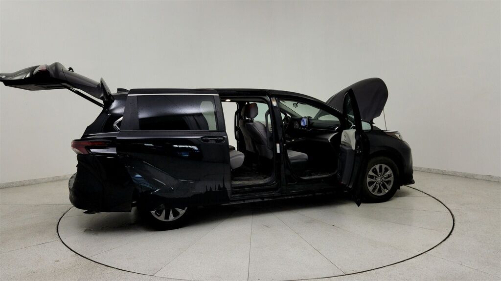 2023 Toyota Sienna LE Laurel MD