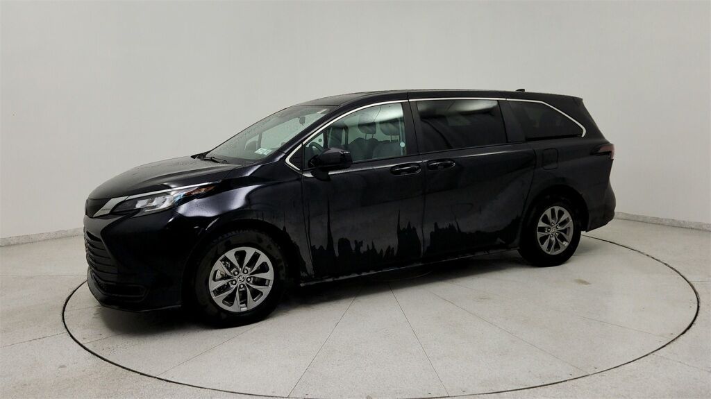 2023 Toyota Sienna LE Laurel MD