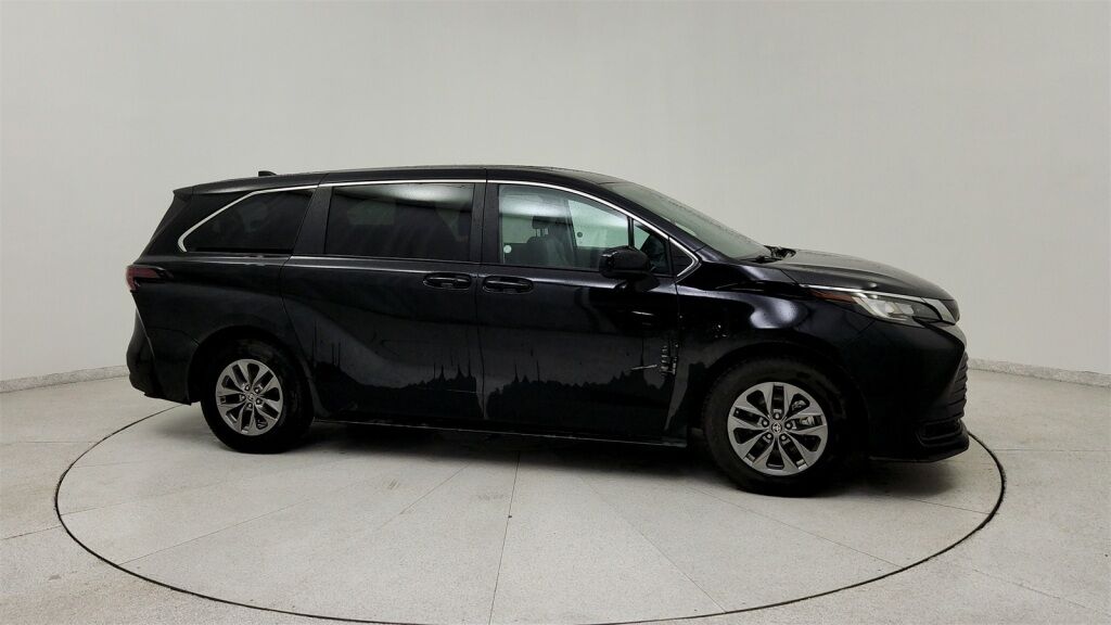 2023 Toyota Sienna LE Laurel MD