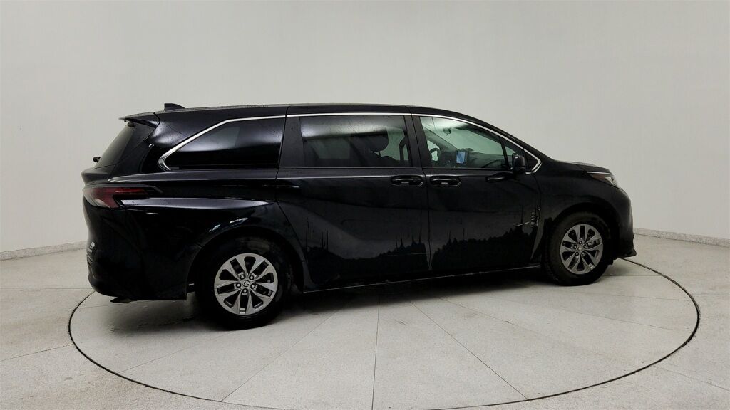 2023 Toyota Sienna LE Laurel MD