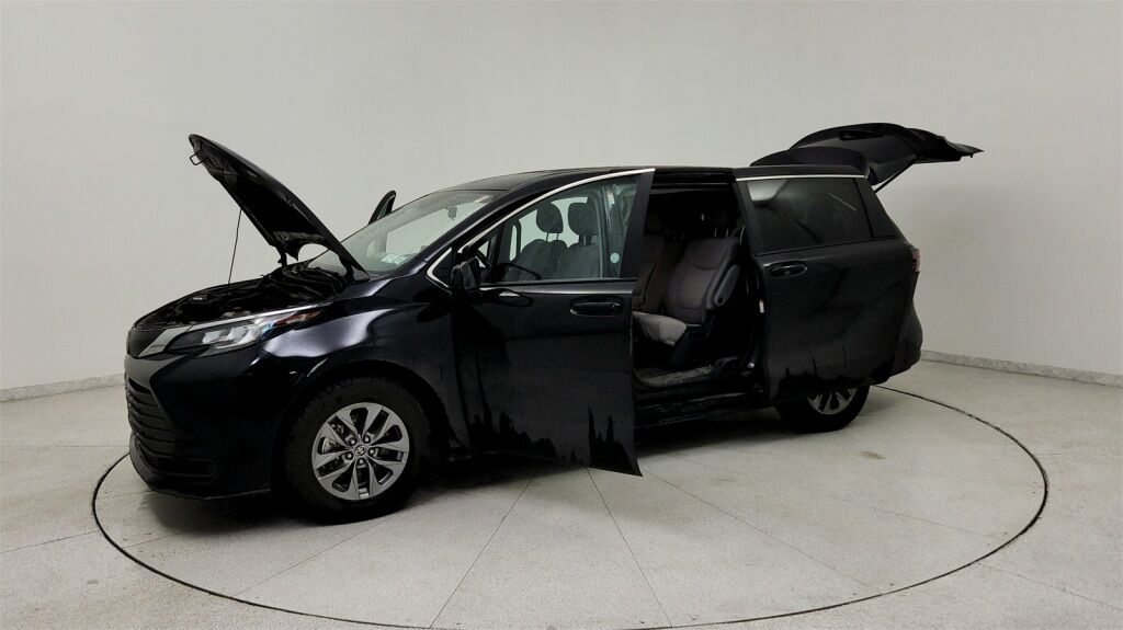 2023 Toyota Sienna LE Laurel MD
