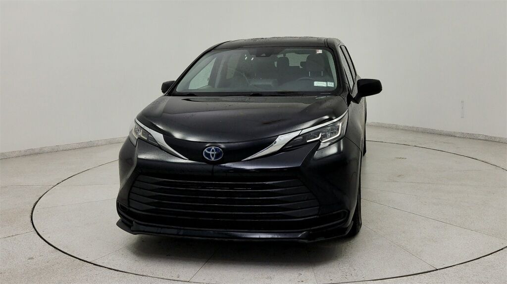 2023 Toyota Sienna LE Laurel MD