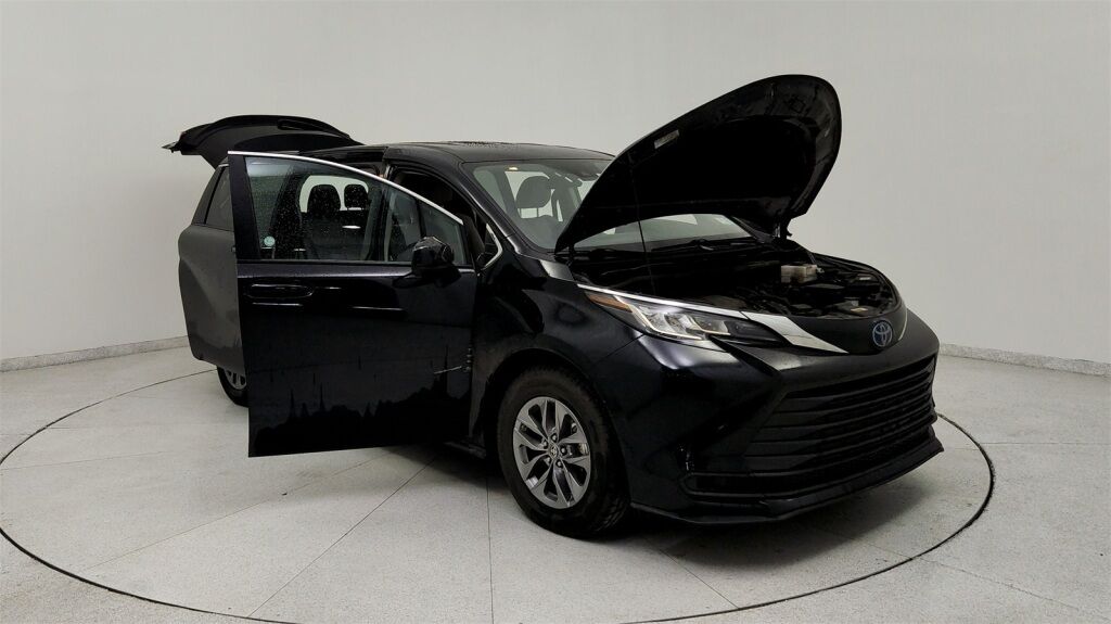 2023 Toyota Sienna LE Laurel MD