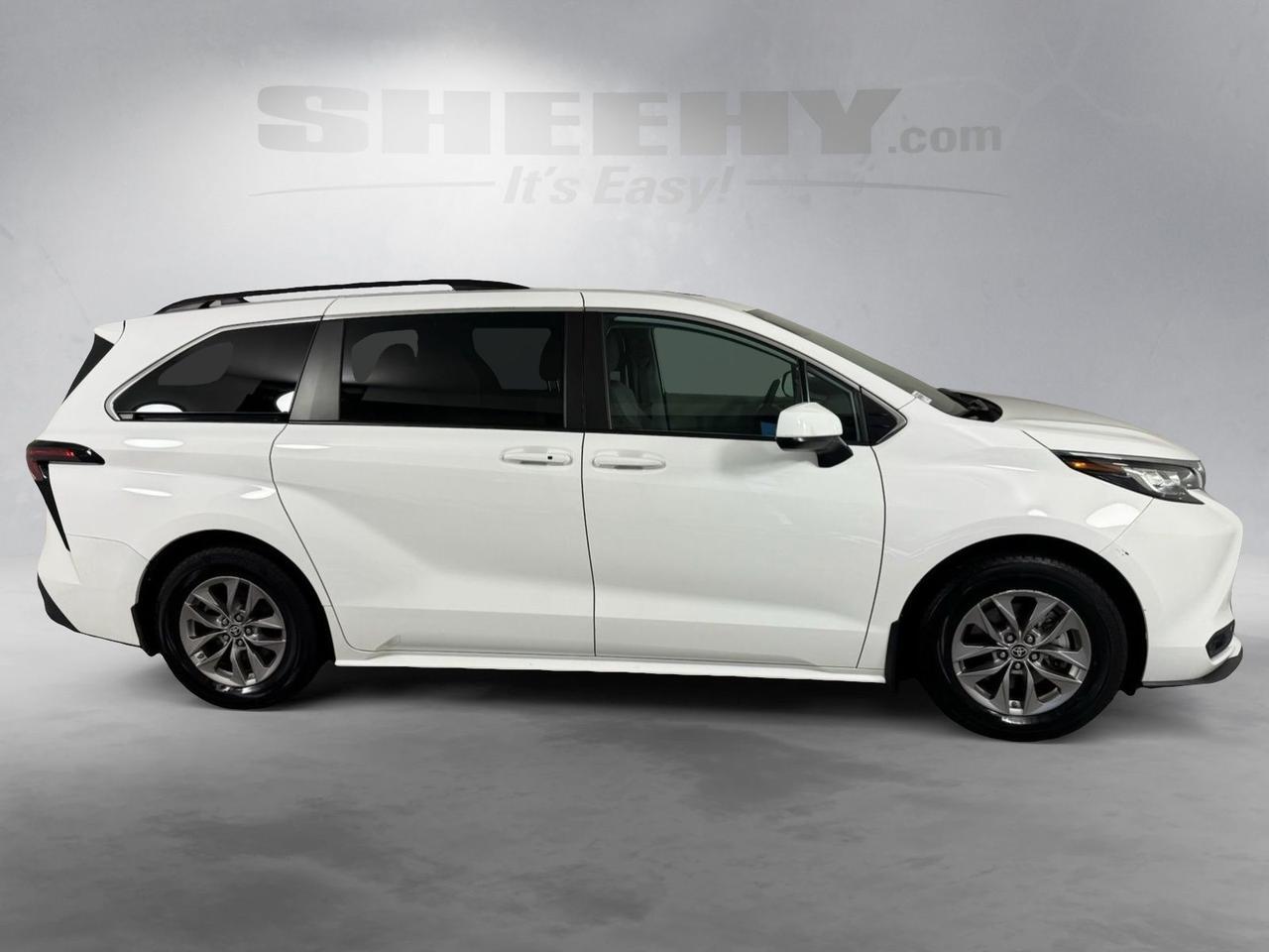 2023 Toyota Sienna LE Fredericksburg VA