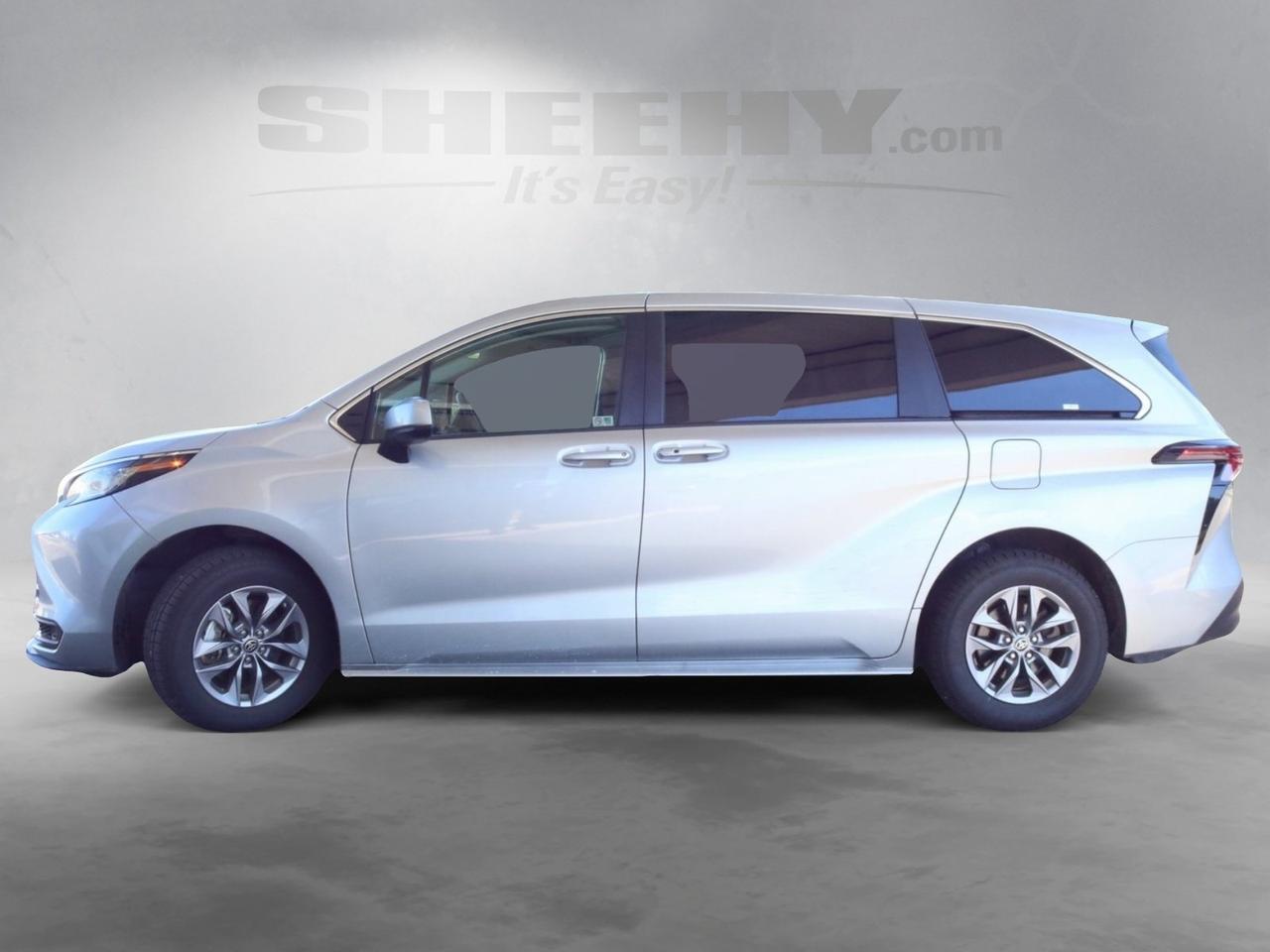 2023 Toyota Sienna LE Fredericksburg VA