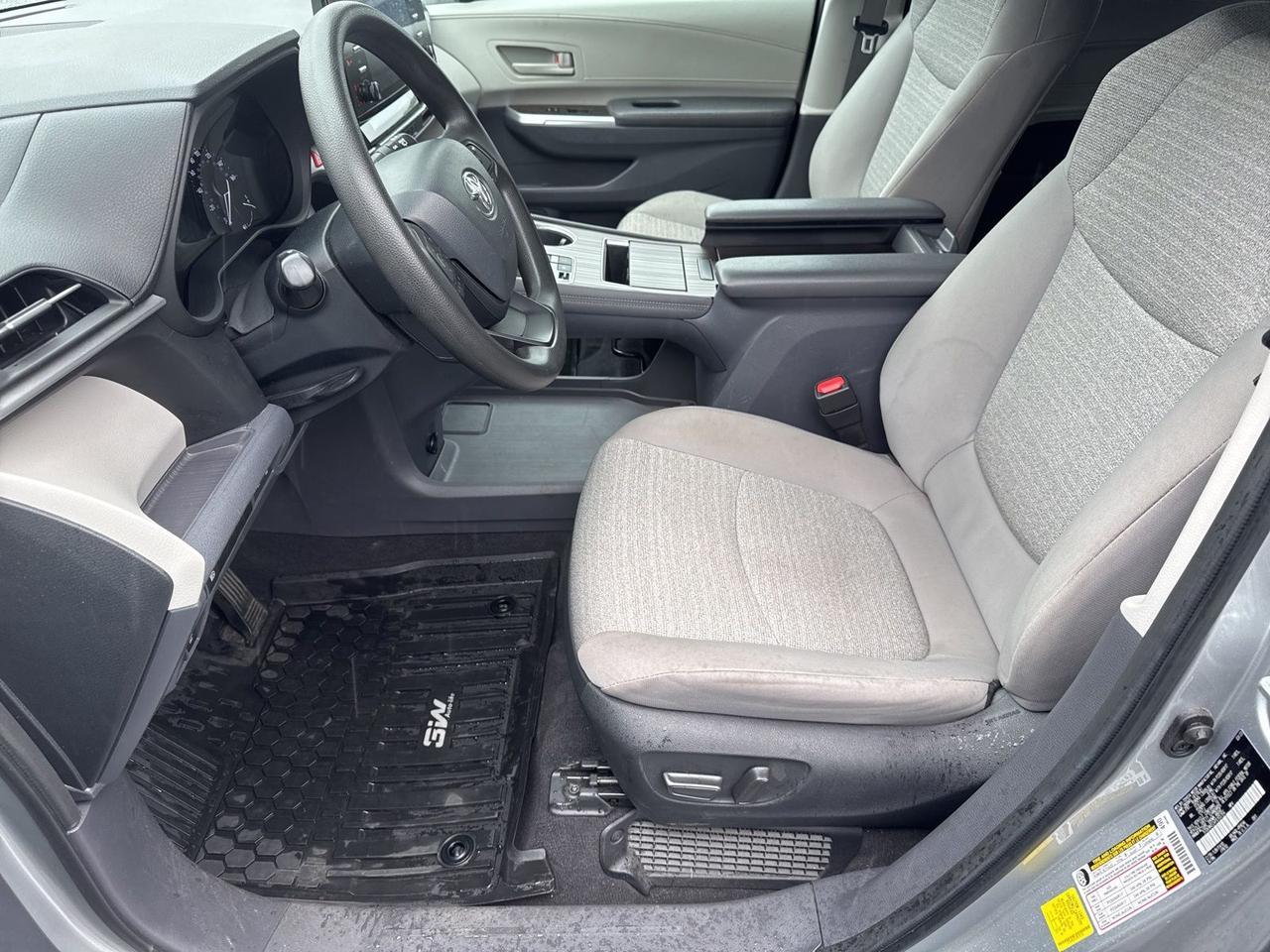 2023 Toyota Sienna LE Warrenton VA