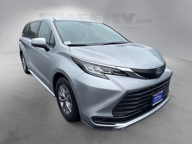 2023 Toyota Sienna LE Warrenton VA