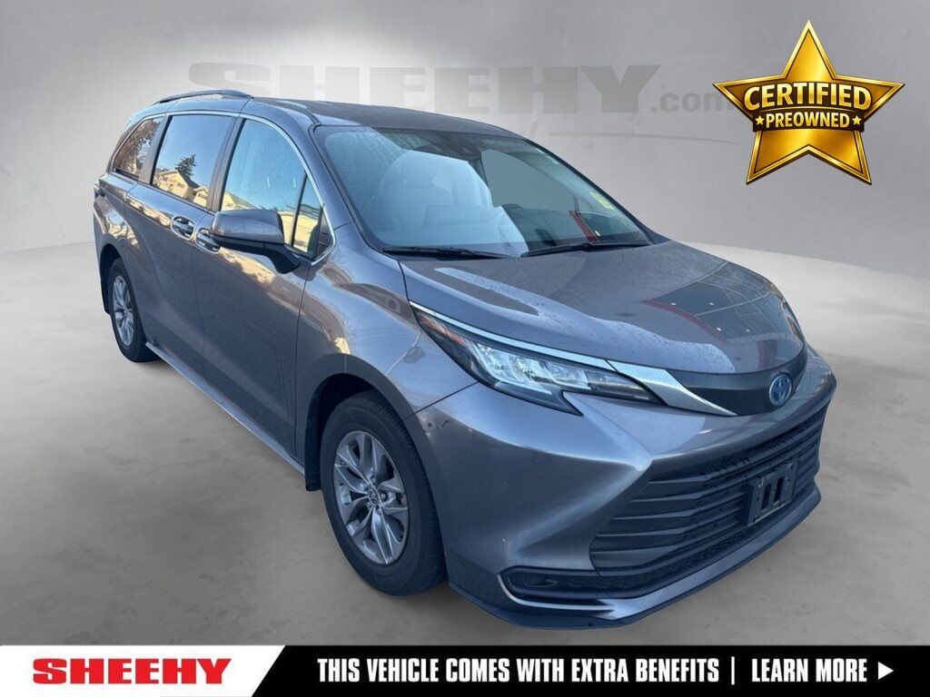 2023 Toyota Sienna LE