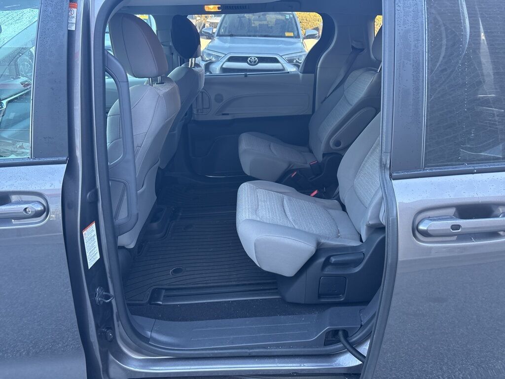 2023 Toyota Sienna LE Cockeysville MD