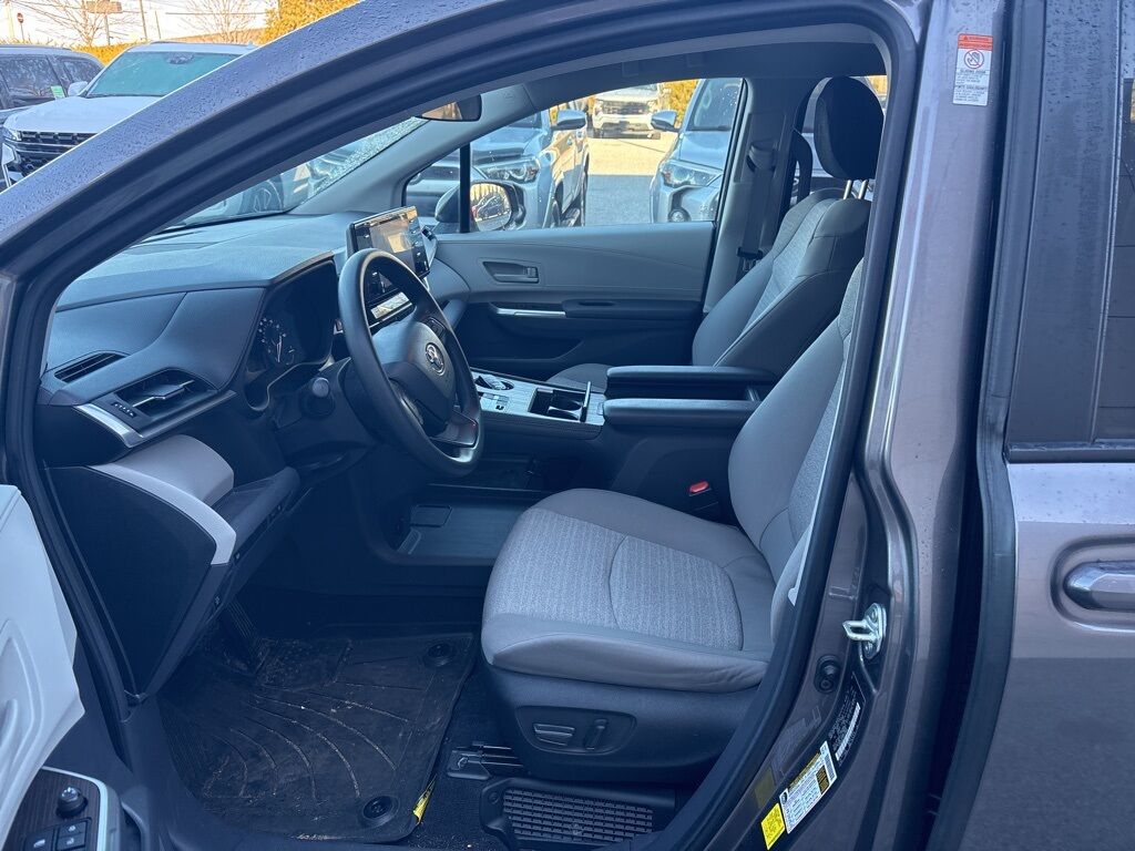 2023 Toyota Sienna LE Cockeysville MD