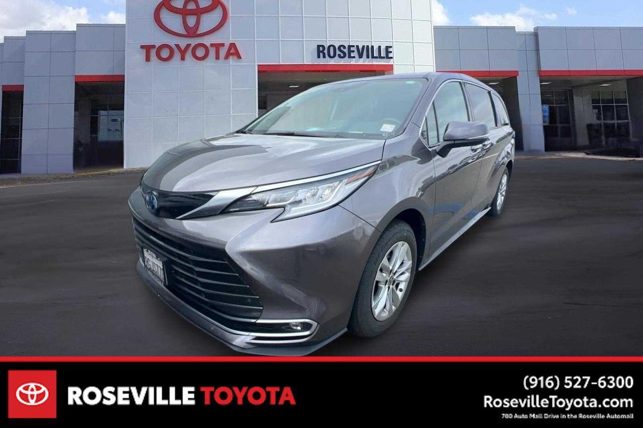 2023 Toyota Sienna Limited