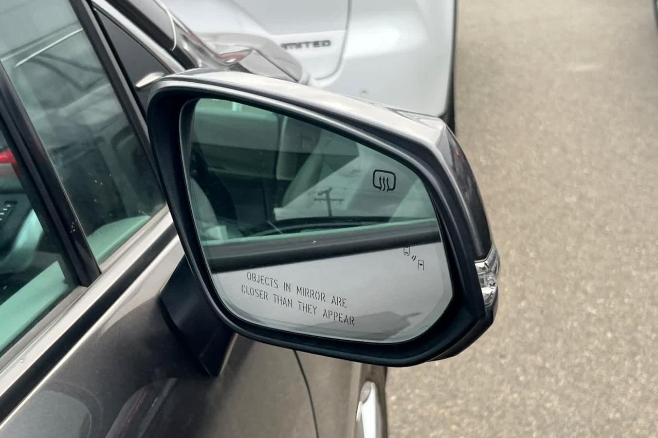 2023 Toyota Sienna Limited Roseville CA