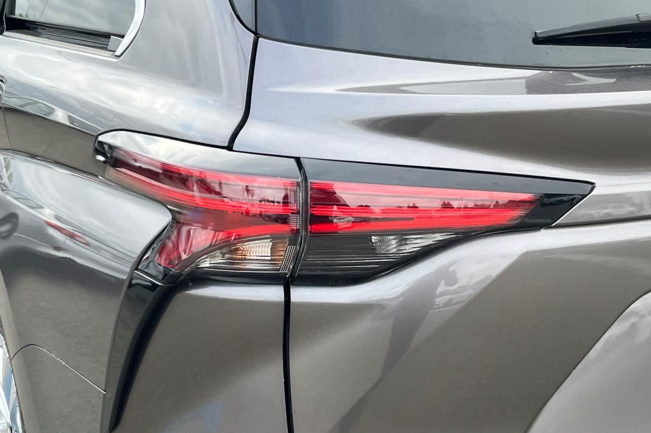 2023 Toyota Sienna Limited Roseville CA