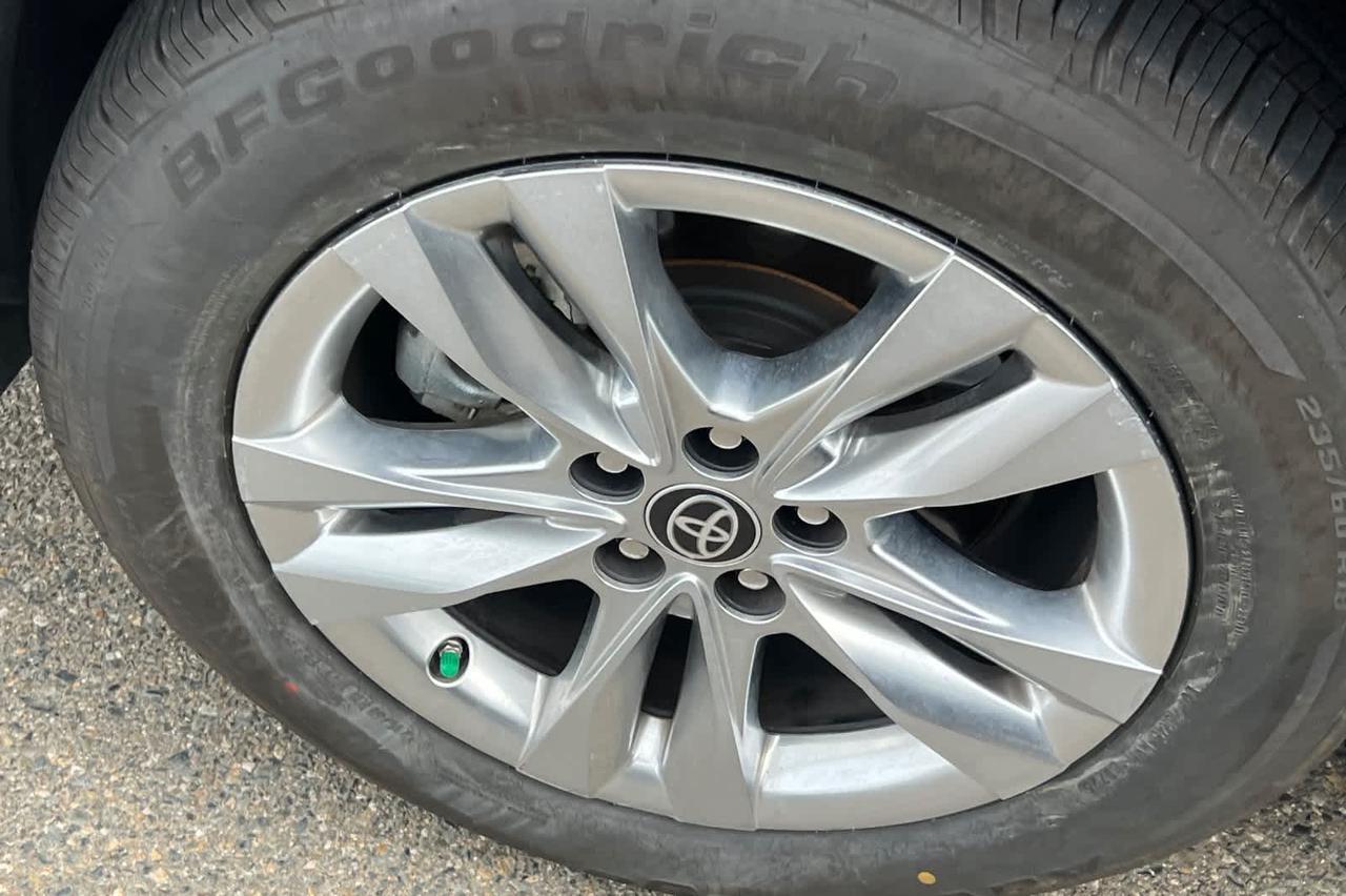 2023 Toyota Sienna Limited Roseville CA