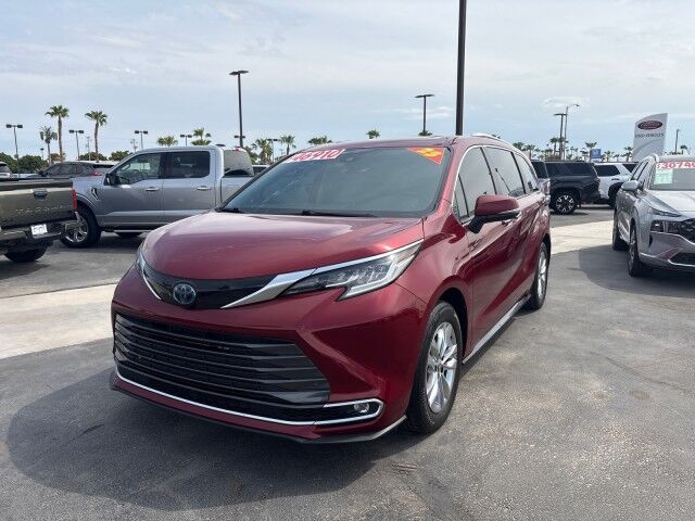 2023 Toyota Sienna Limited Yuma AZ