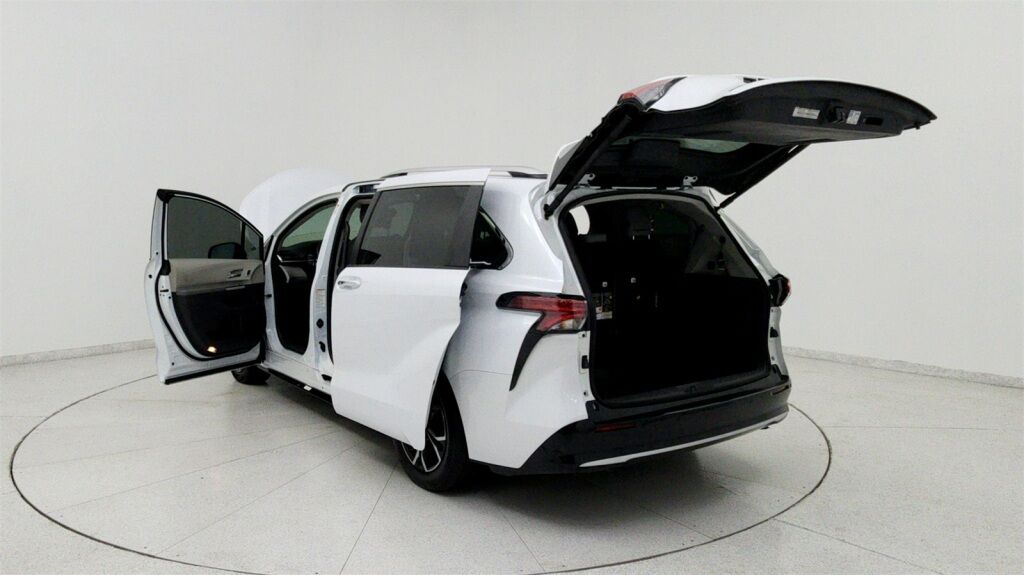 2023 Toyota Sienna Limited Laurel MD