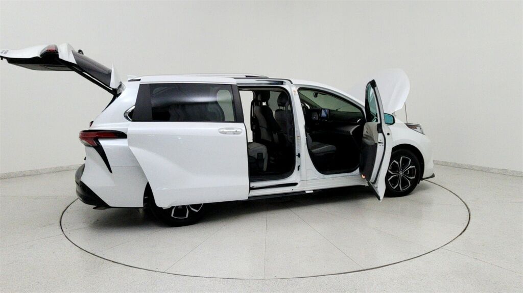 2023 Toyota Sienna Limited Laurel MD