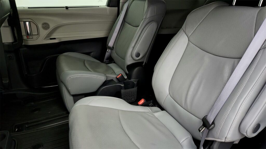 2023 Toyota Sienna Limited Laurel MD