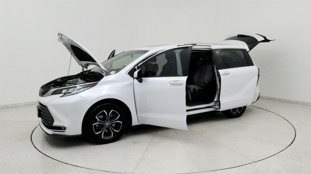 2023 Toyota Sienna Limited Laurel MD