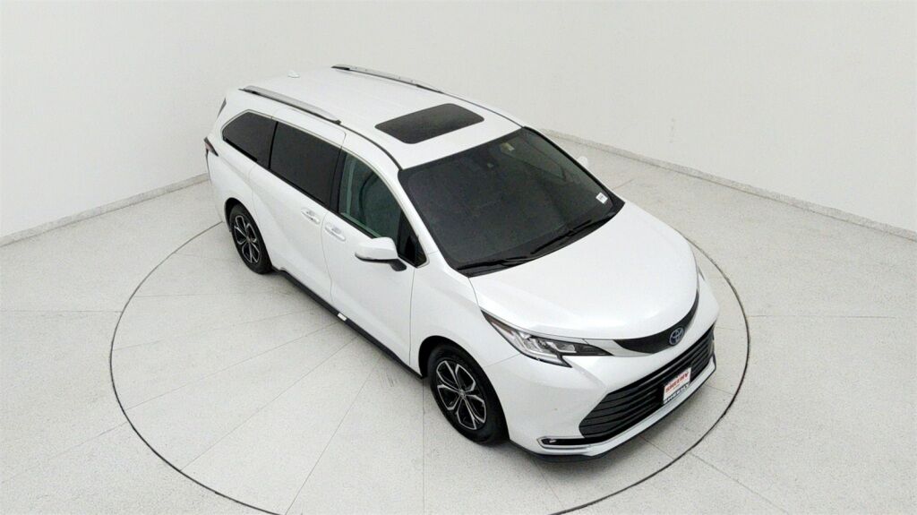 2023 Toyota Sienna Limited Laurel MD