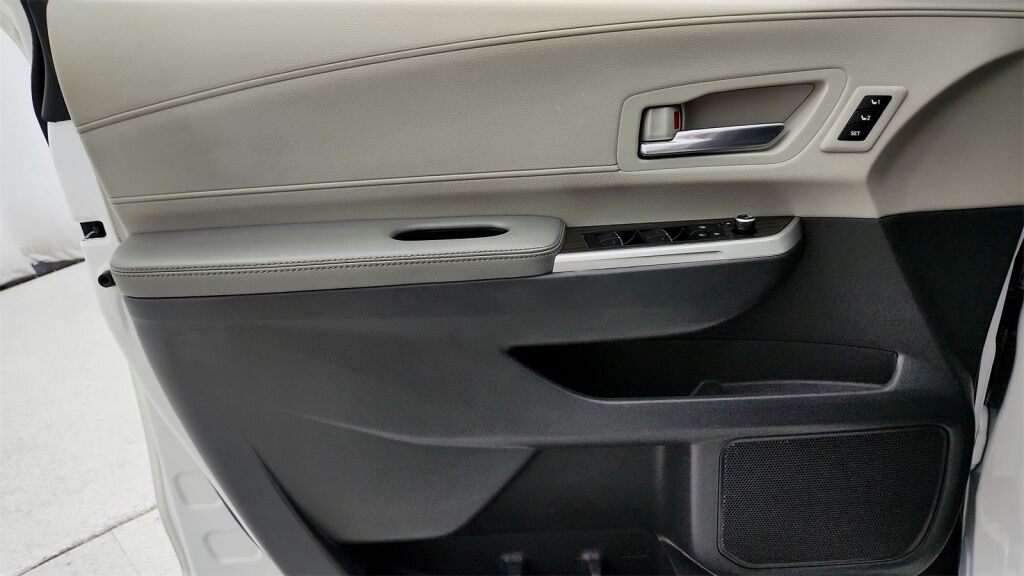 2023 Toyota Sienna Limited Laurel MD