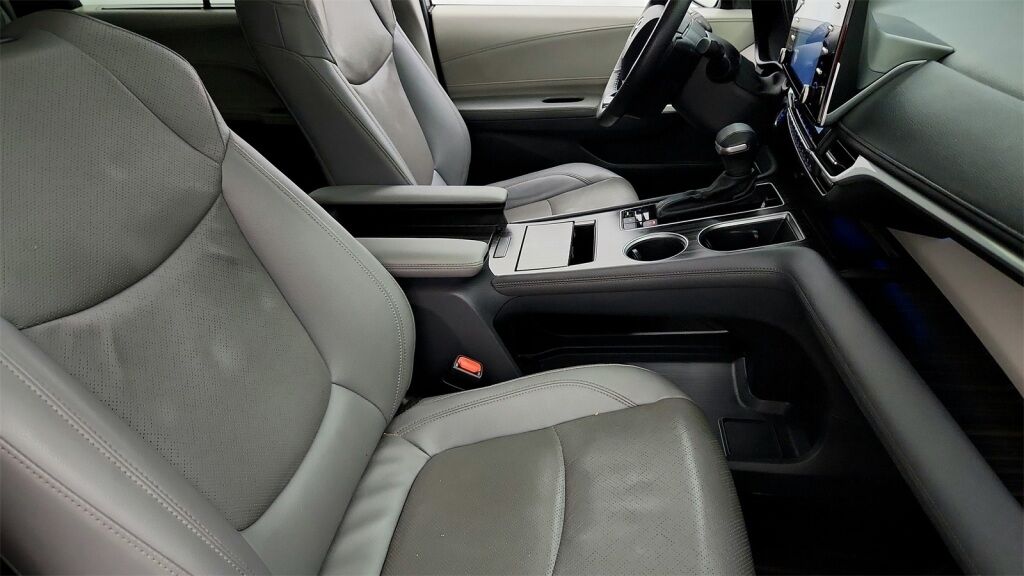 2023 Toyota Sienna Limited Laurel MD