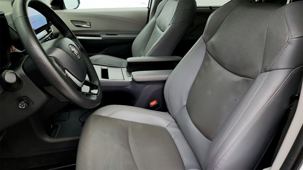 2023 Toyota Sienna Limited Laurel MD