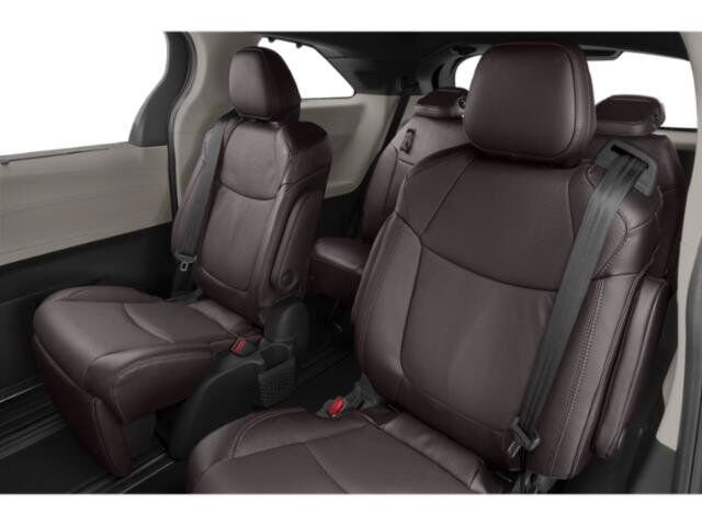 2023 Toyota Sienna Platinum Appleton WI