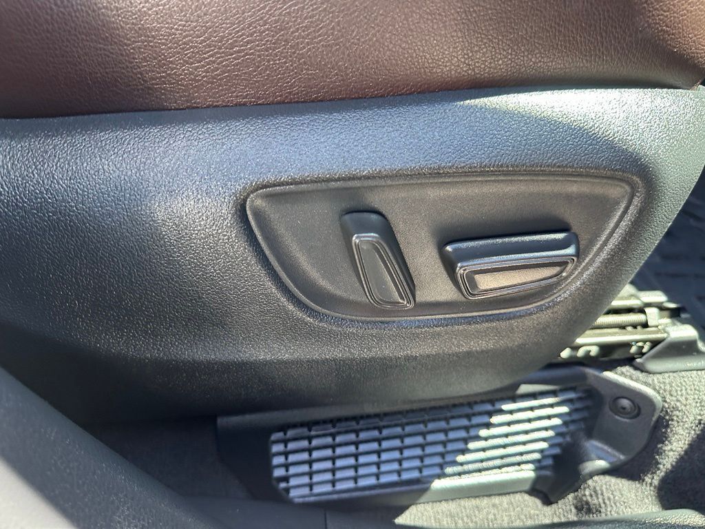 2023 Toyota Sienna Platinum Tucson AZ