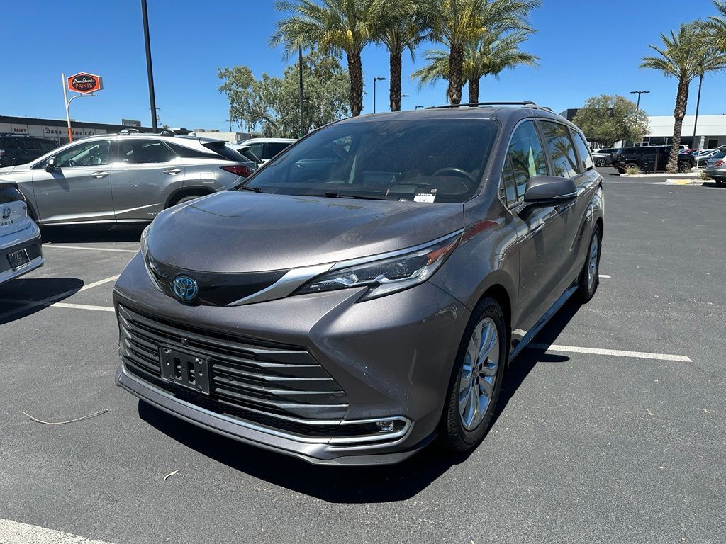 2023 Toyota Sienna Platinum Tucson AZ