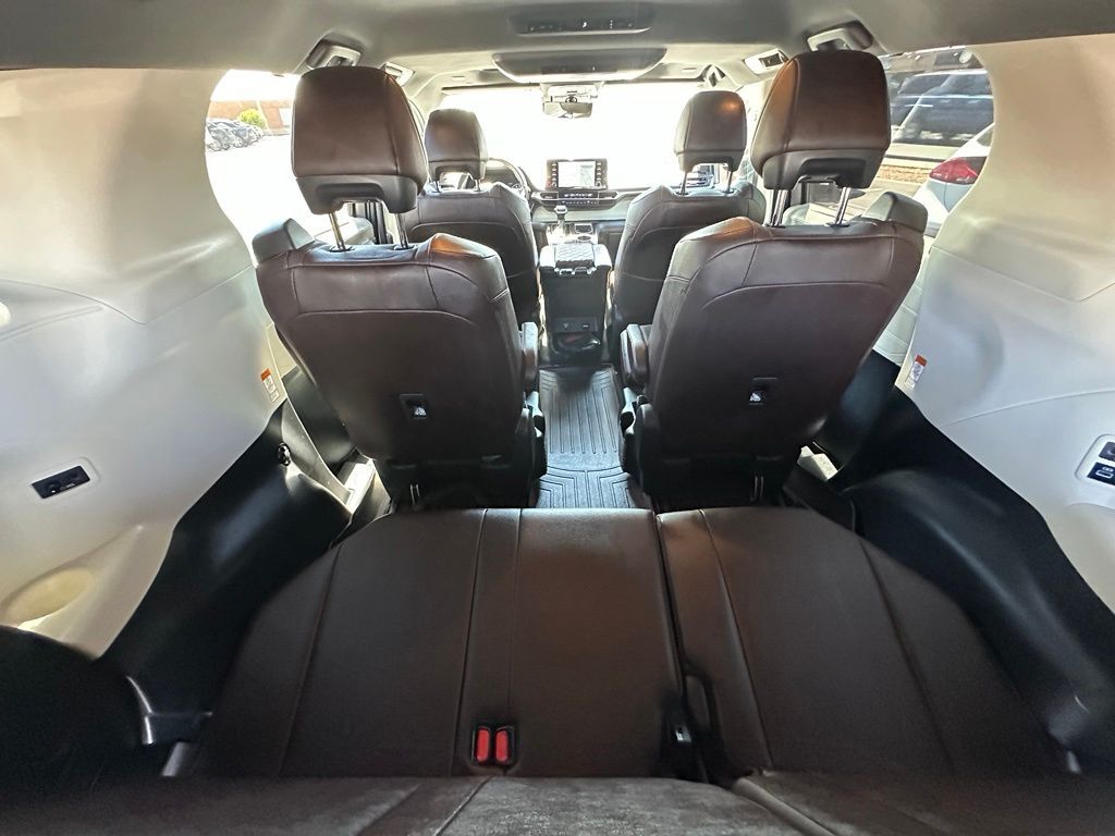 2023 Toyota Sienna Platinum Tucson AZ