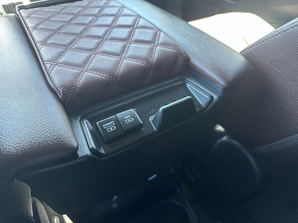 2023 Toyota Sienna Platinum Tucson AZ