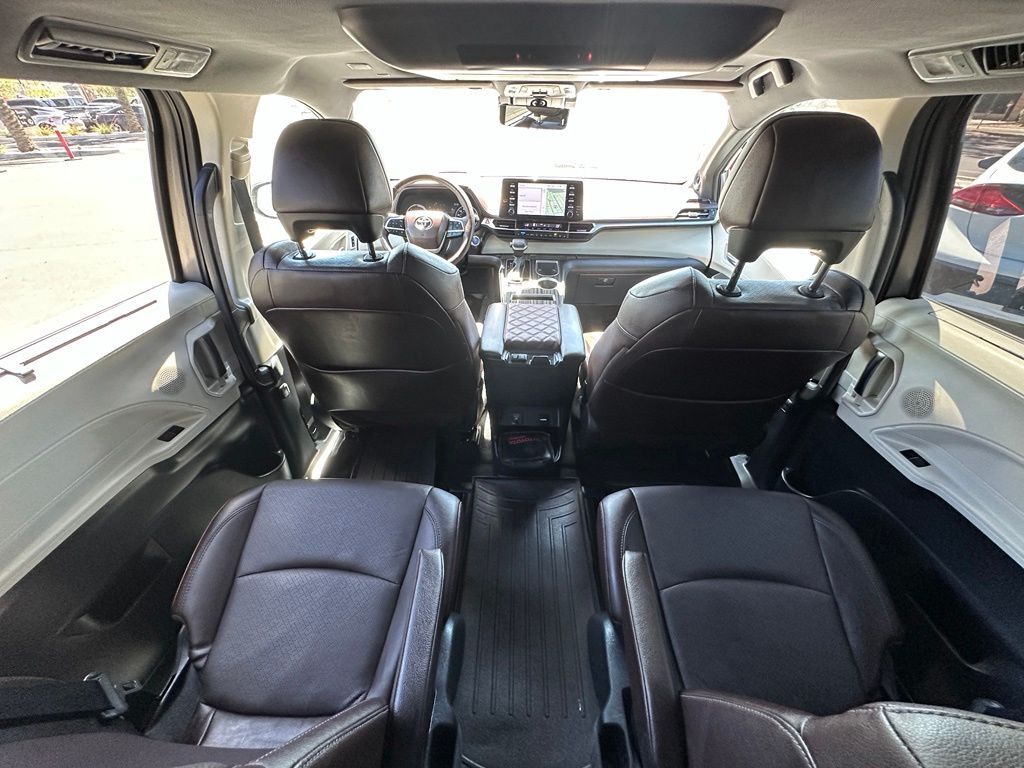 2023 Toyota Sienna Platinum Tucson AZ