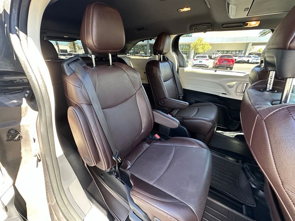 2023 Toyota Sienna Platinum Tucson AZ