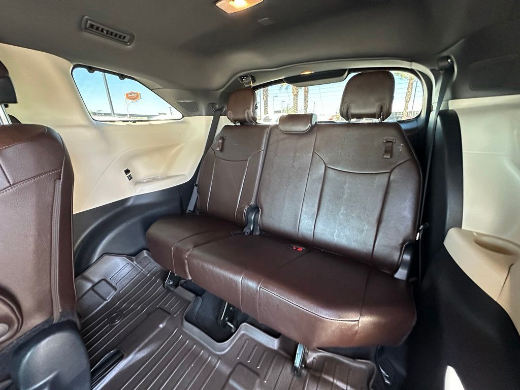 2023 Toyota Sienna Platinum Tucson AZ