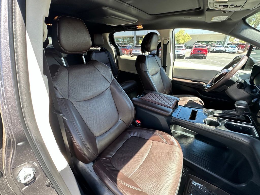 2023 Toyota Sienna Platinum Tucson AZ