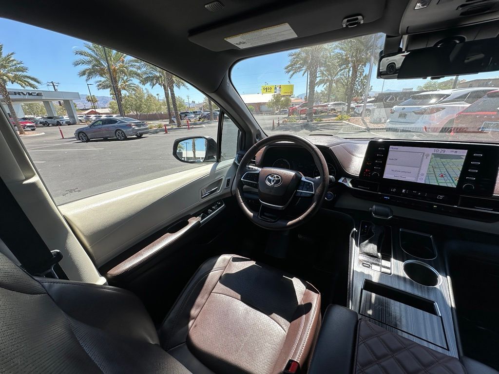 2023 Toyota Sienna Platinum Tucson AZ