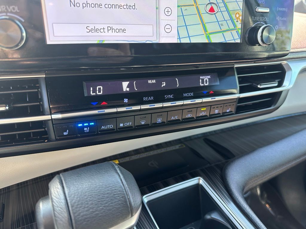2023 Toyota Sienna Platinum Tucson AZ