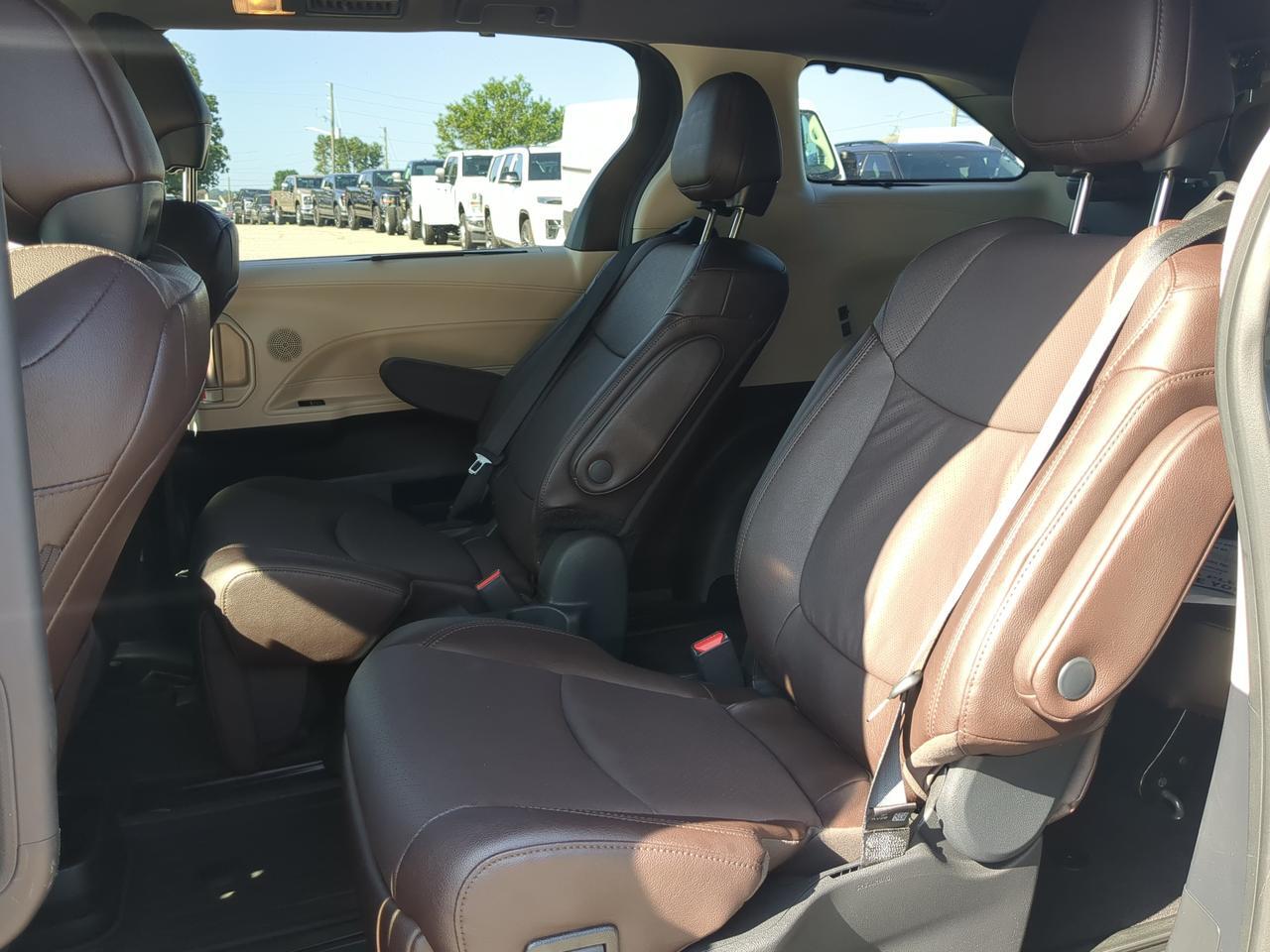 2023 Toyota Sienna Platinum Winder GA