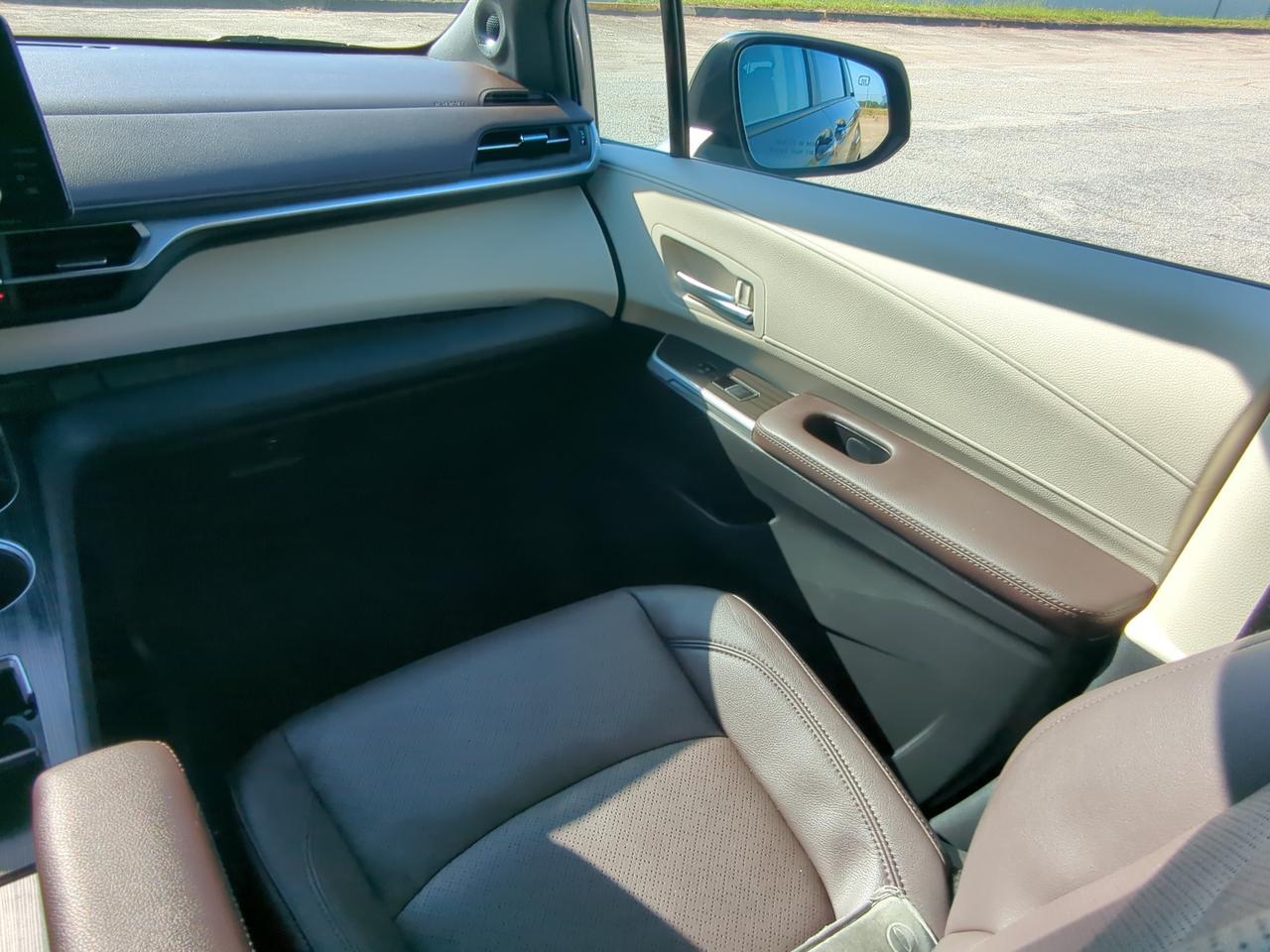 2023 Toyota Sienna Platinum Winder GA