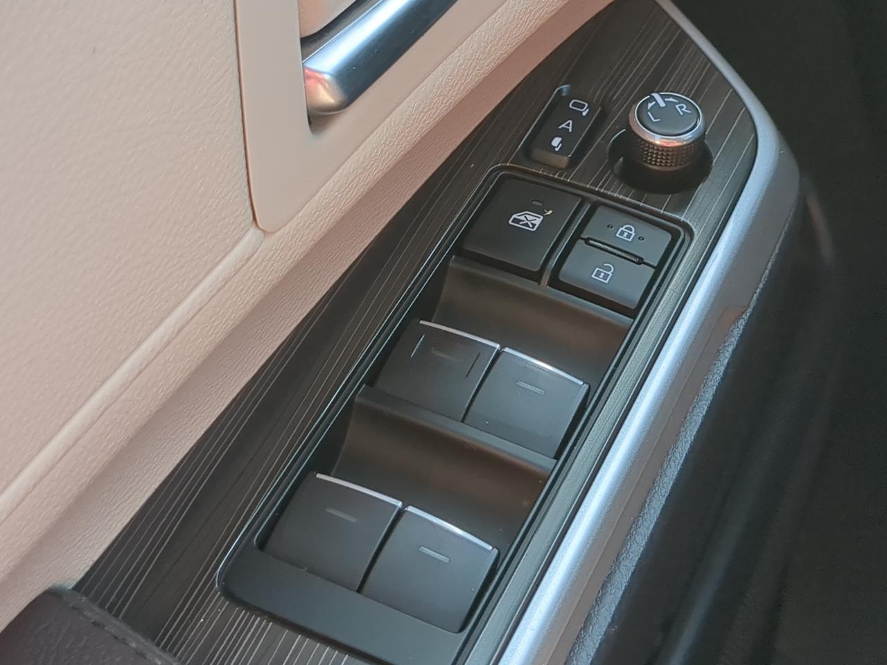 2023 Toyota Sienna Platinum Winder GA