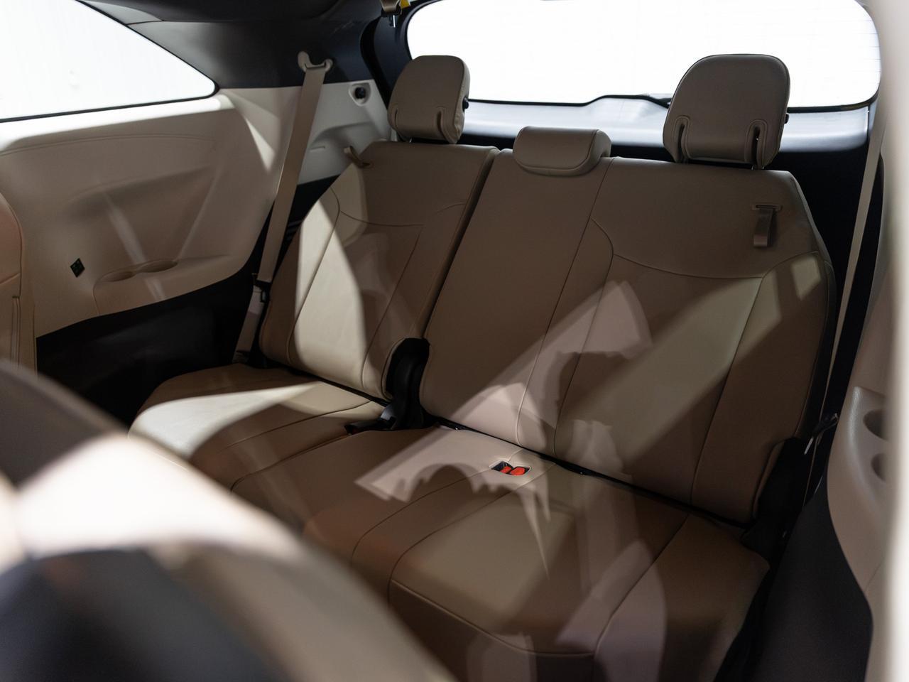 2023 Toyota Sienna XLE 7-Passenger Hybrid Cranberry PA
