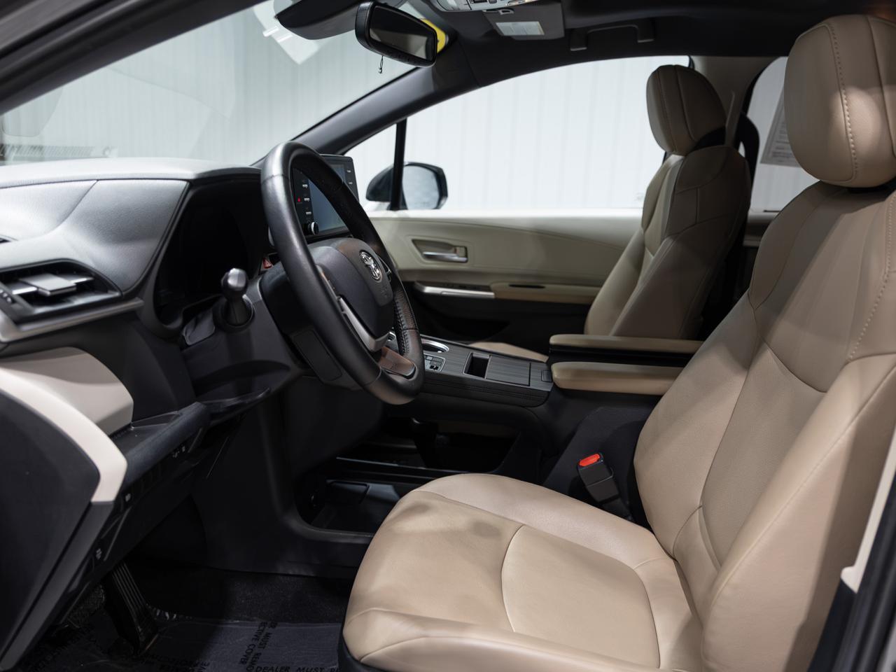 2023 Toyota Sienna XLE 7-Passenger Hybrid Cranberry PA