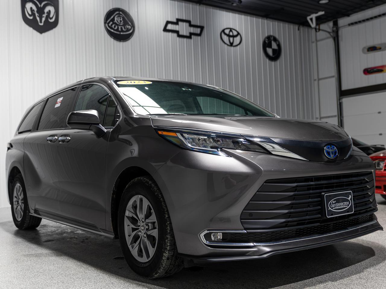 2023 Toyota Sienna XLE 7-Passenger Hybrid Cranberry PA