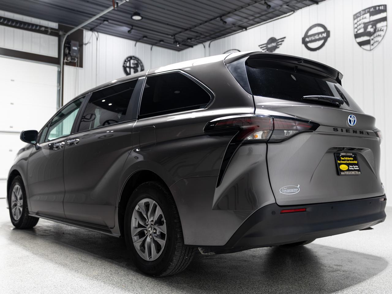 2023 Toyota Sienna XLE 7-Passenger Hybrid Cranberry PA